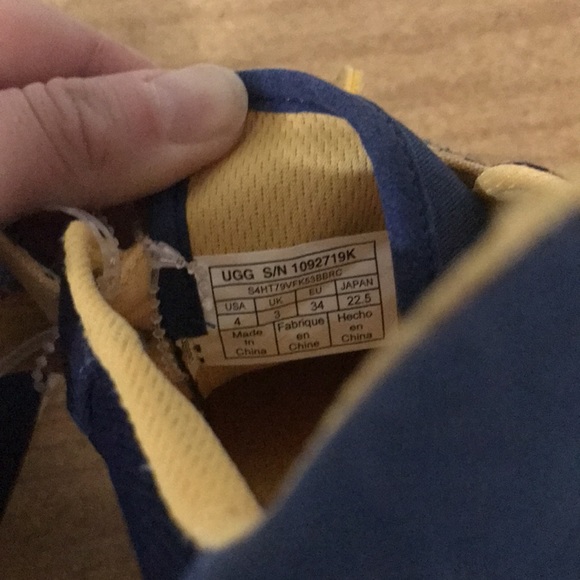 UGG GU(Sz-4 BigKids/Adult/Unisex)Easy on/off Velcro Sneakers-Great Shoes 4 Youth - Picture 5 of 9